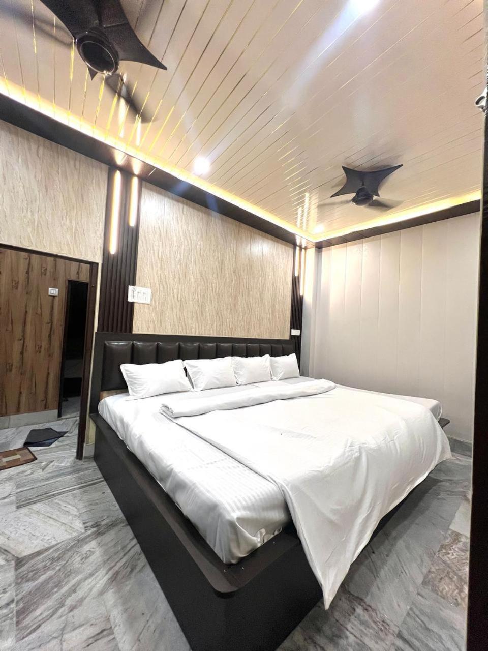 Durga P Guest House Near Harishchandra Ghat Варанаси Экстерьер фото