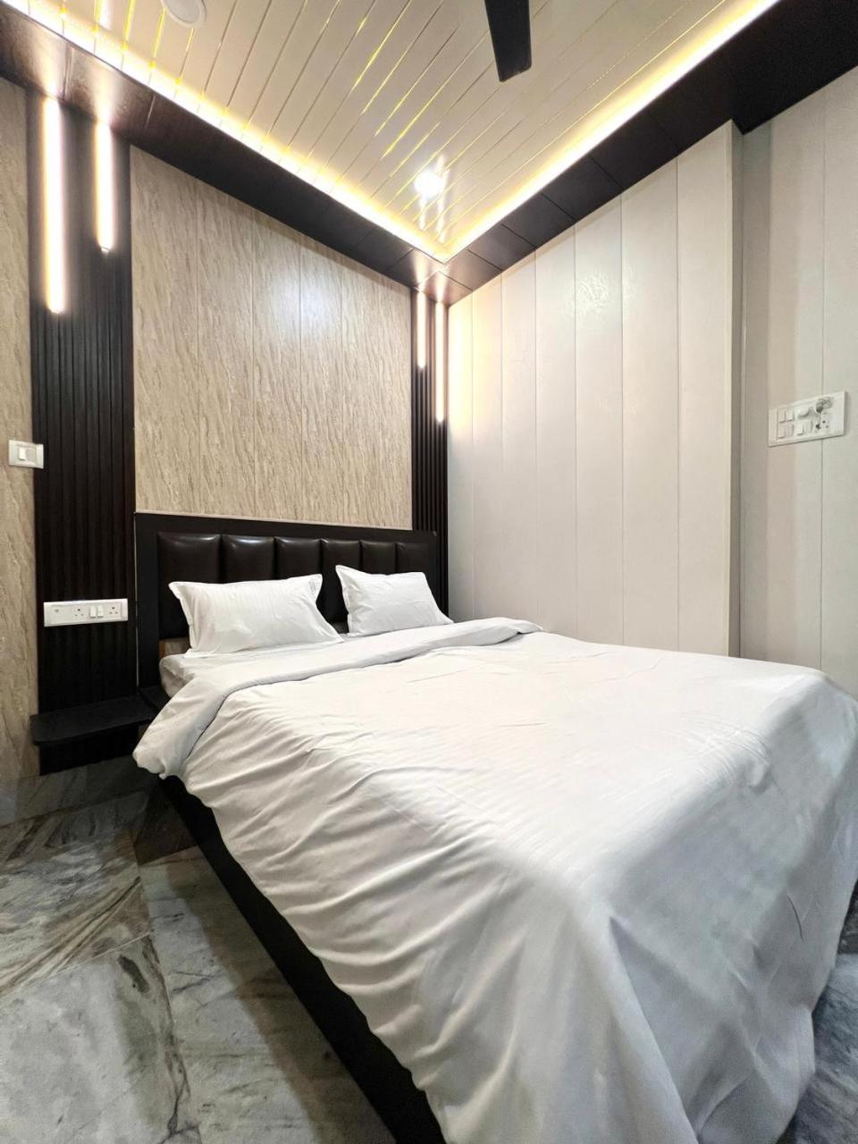Durga P Guest House Near Harishchandra Ghat Варанаси Экстерьер фото